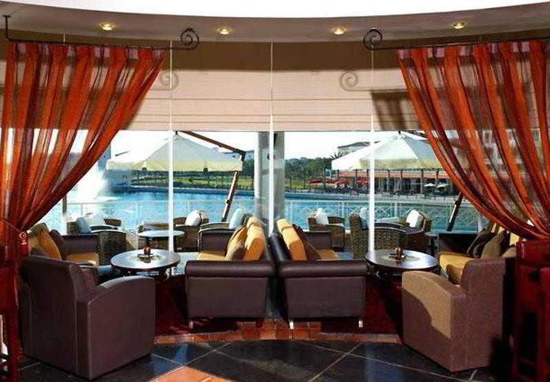 Millennium Lakeview Hotel Formerly Copthorne Lakeview Hotel Dubai Exterior foto