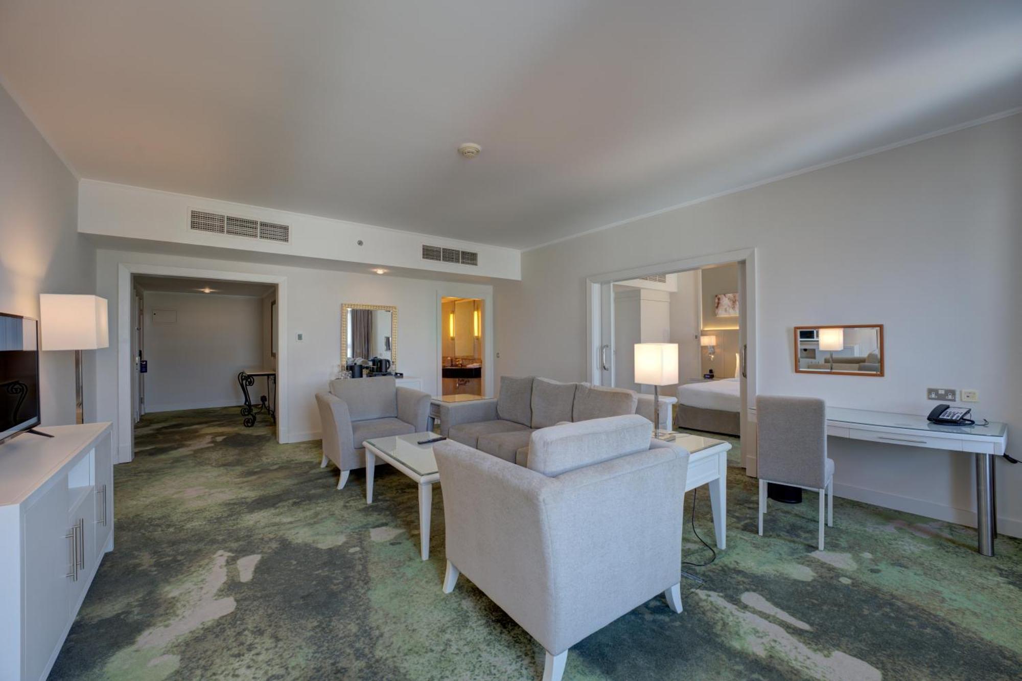 Millennium Lakeview Hotel Formerly Copthorne Lakeview Hotel Dubai Exterior foto